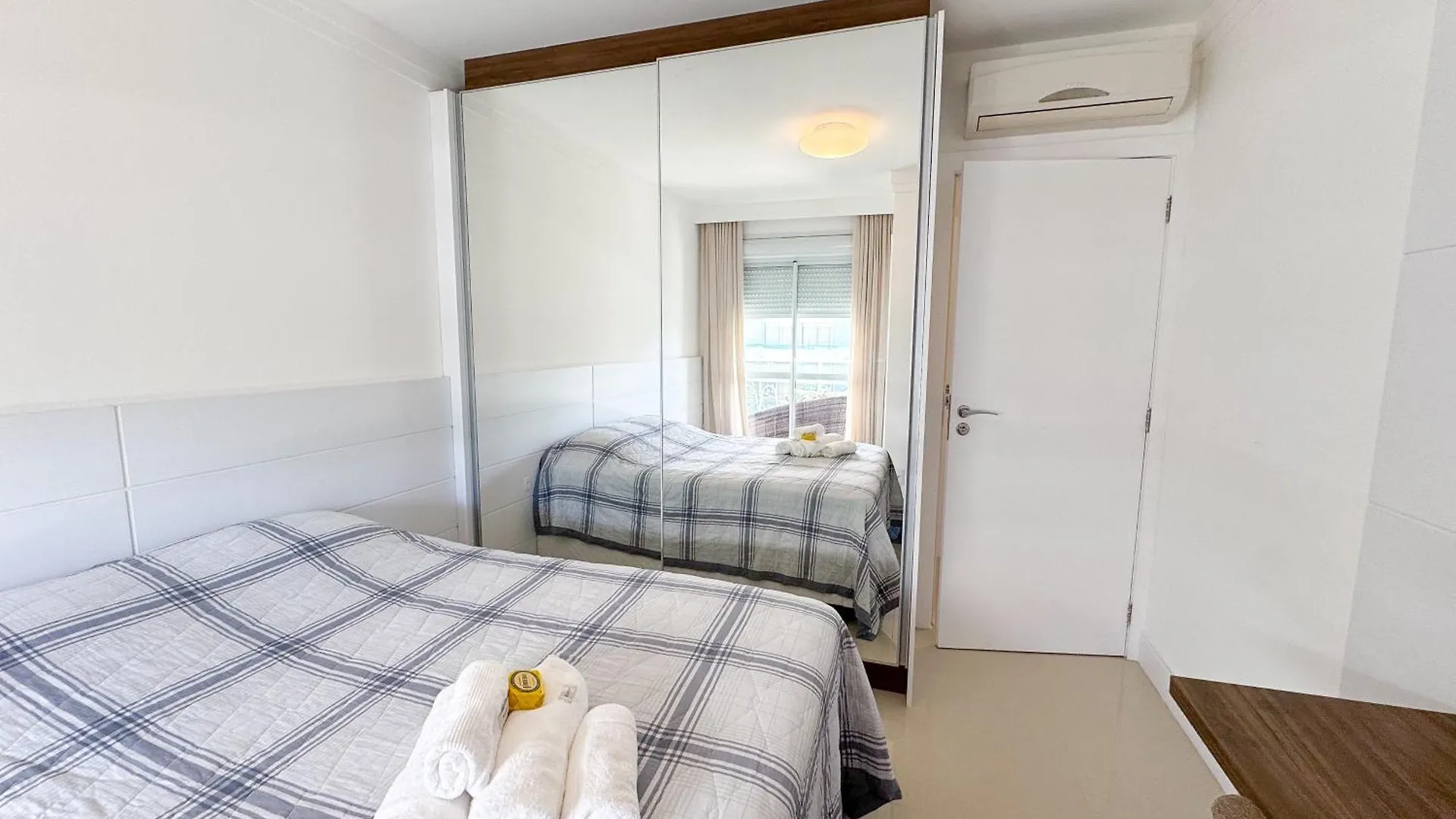 Apartamento Pe Na Areia Florianopolis